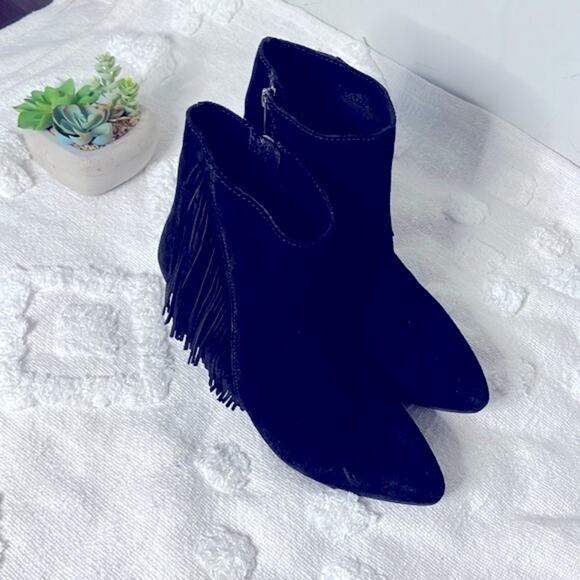 Seychelles Weekender By Anthropologie Black Suede Fringe Ankle Boots Size 9 - Picture 3 of 11